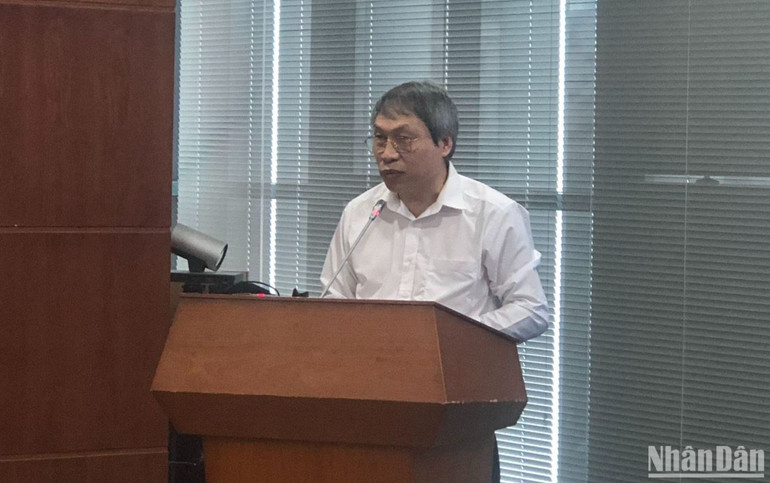 PGS, TS Bùi Quang Tuấn phát biểu khai mạc hội thảo. (Ảnh: VĂN TOẢN)