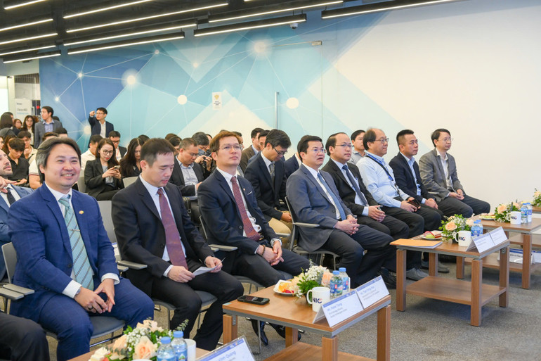 Các đại biểu dự sự kiện.