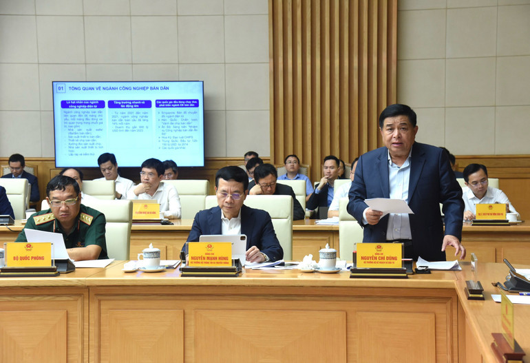 Bộ trưởng Nguyễn Chí Dũng khẳng định, Việt Nam đang có cơ hội “nghìn năm có một” để tham gia vào chuỗi giá trị ngành công nghiệp bán dẫn toàn cầu.