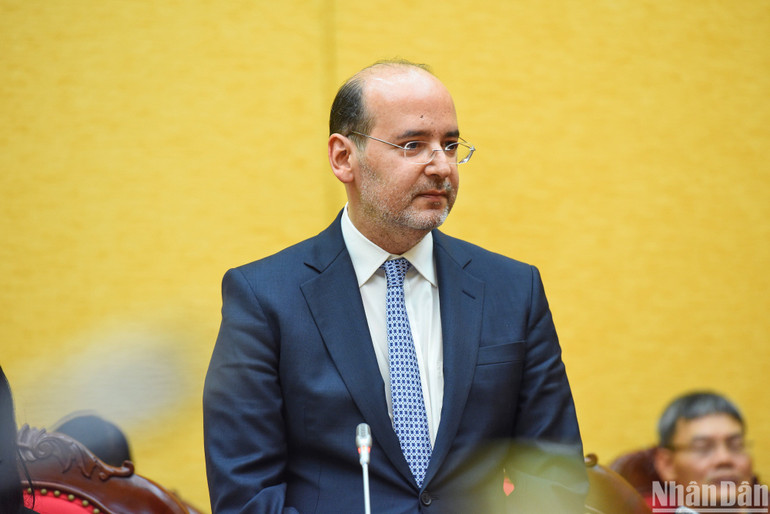 Đại sứ đặc mệnh toàn quyền Thổ Nhĩ Kỳ tại Việt Nam Haldun Tekneci bày tỏ trân trọng, đánh giá cao việc Việt Nam cử đội cứu hộ, cứu nạn sang hỗ trợ Thổ Nhĩ Kỳ khắc phục thảm họa động đất. (Ảnh: THÀNH ĐẠT)