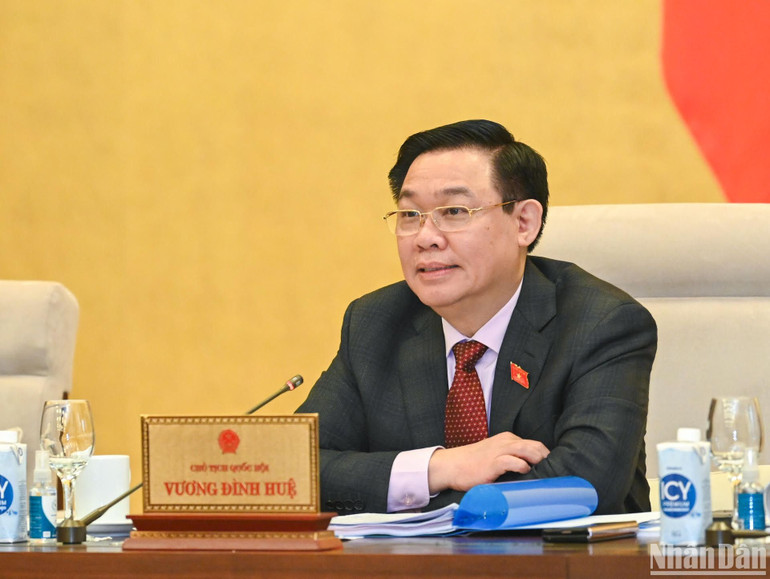 Chủ tịch Quốc hội Vương Đình Huệ nhấn mạnh sự cần thiết ban hành Pháp lệnh. (Ảnh: DUY LINH)