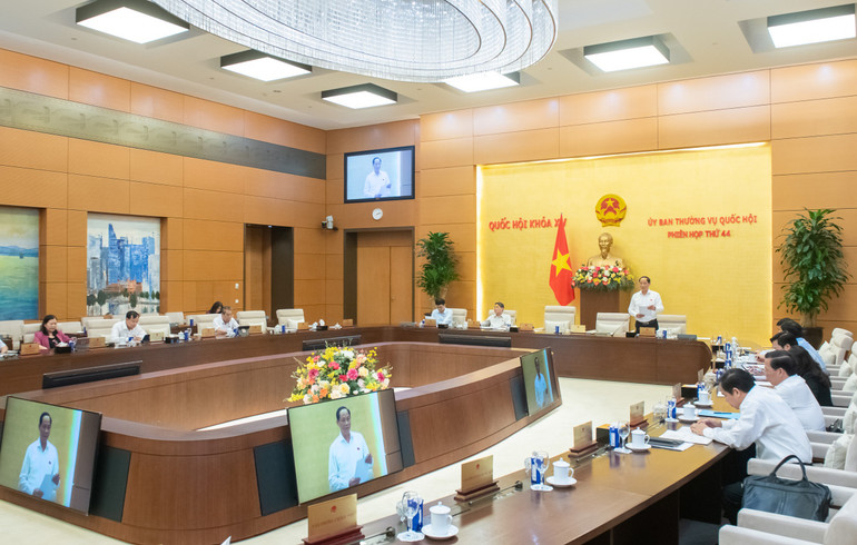 Quang cảnh phiên họp chiều 25/4.