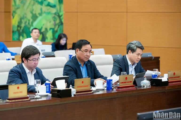 Đại diện các Bộ, ngành dự phiên họp. (Ảnh: DUY LINH)