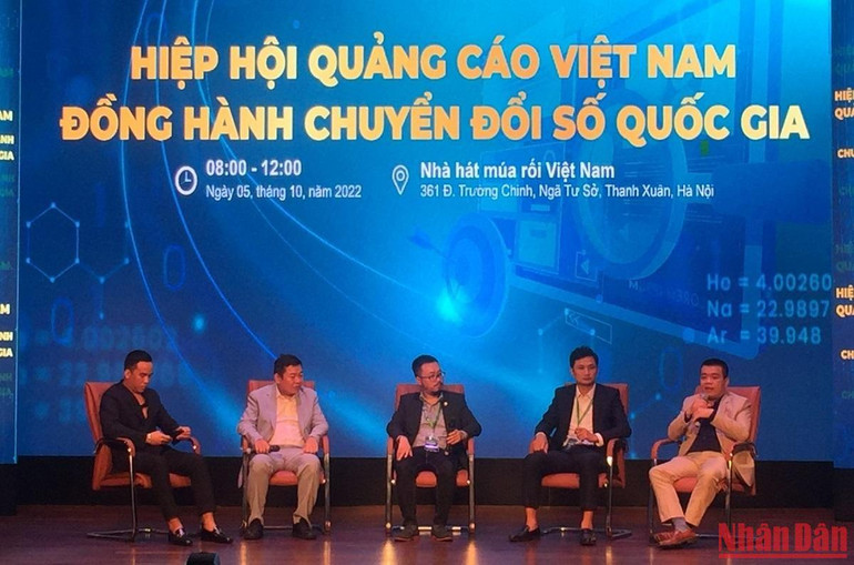 Quang cảnh phiên tọa đàm.