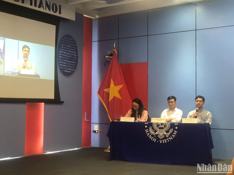 Ông Đặng Hải Lộc, CEO & CTO tại AIV Group, chia sẻ tại tọa đàm.