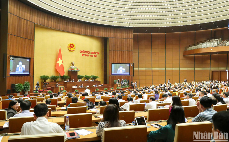 Quang cảnh phiên thảo luận. (Ảnh: DUY LINH)