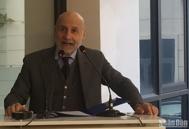 Đại sứ Antonio Alessandro khẳng định Italia luôn sẵn sàng hỗ trợ và hợp tác với Việt Nam trong lĩnh vực công nghệ vũ trụ và ứng dụng.