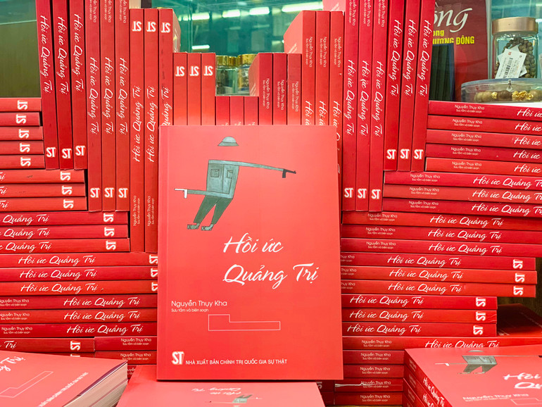 Cuốn sách khắc họa sinh động sự tàn khốc của 81 ngày đêm trận chiến Thành cổ Quảng Trị qua những trang nhật ký, hồi ký chiến trường của hai người lính trực tiếp đối đầu nhau ở hai bên chiến tuyến.