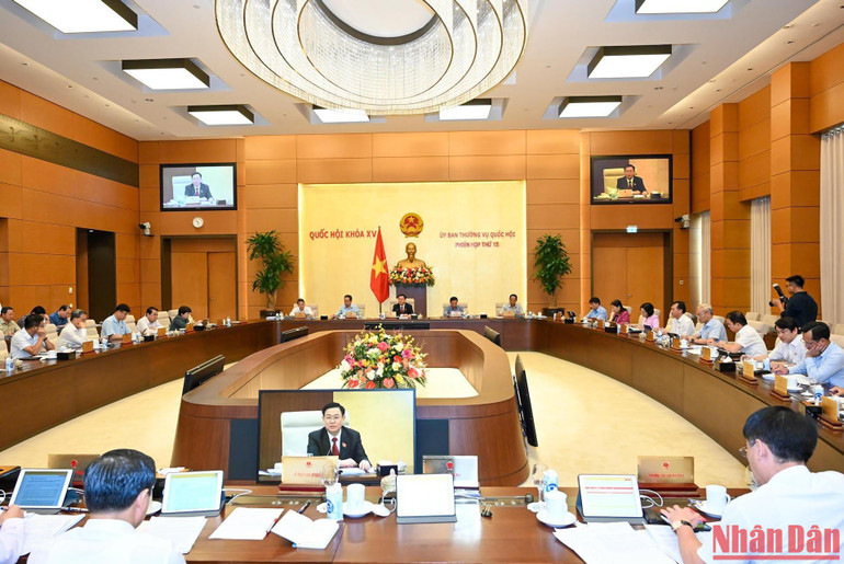 Quang cảnh Phiên họp thứ 15 của Ủy ban Thường vụ Quốc hội sáng 13/9. (Ảnh: DUY LINH)