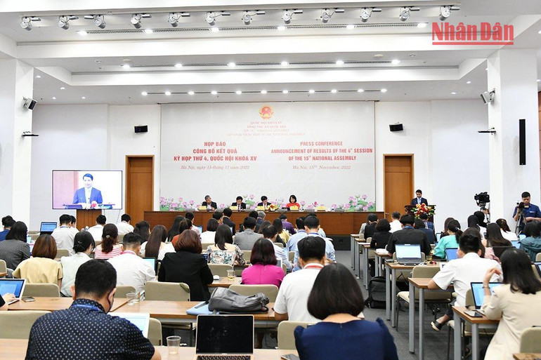 Quang cảnh buổi họp báo. (Ảnh: THỦY NGUYÊN)