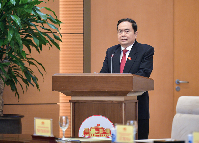 Phó Chủ tịch Thường trực Quốc hội Trần Thanh Mẫn phát biểu chúc mừng và giao nhiệm vụ cho các đồng chí.