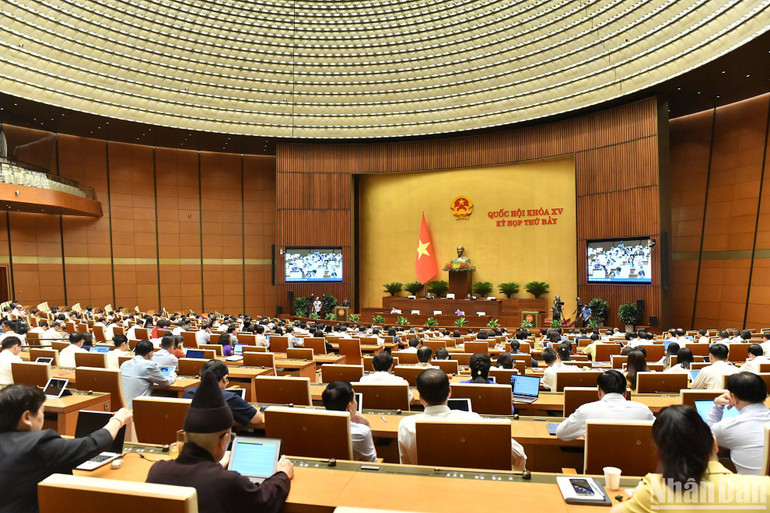 Quang cảnh phiên họp. (Ảnh: ĐĂNG KHOA)