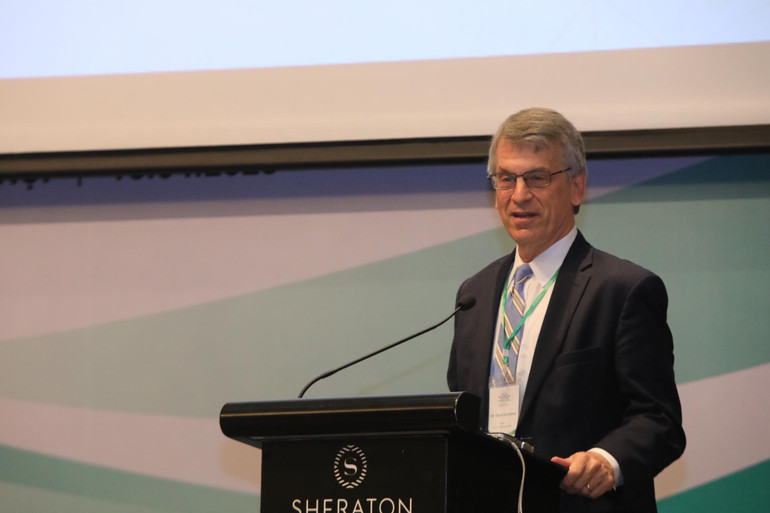 Tại hội nghị, các chuyên gia, học giả, đại diện lãnh đạo tổ chức, doanh nghiệp cùng chia sẻ góc nhìn về tăng trưởng xanh ở Việt Nam, đồng thời đề xuất các hướng tiếp cận phù hợp trong thời gian tới.