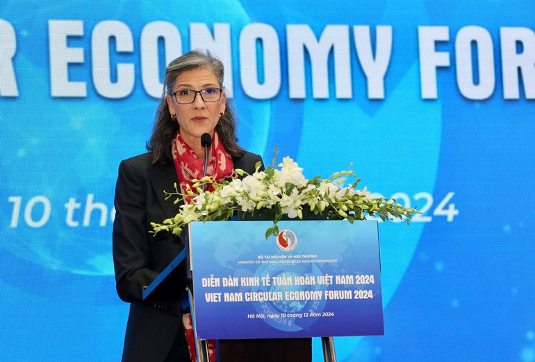 Bà Ramla Khalidi, Đại diện thường trú Chương trình Phát triển Liên hợp quốc (UNDP), phát biểu.