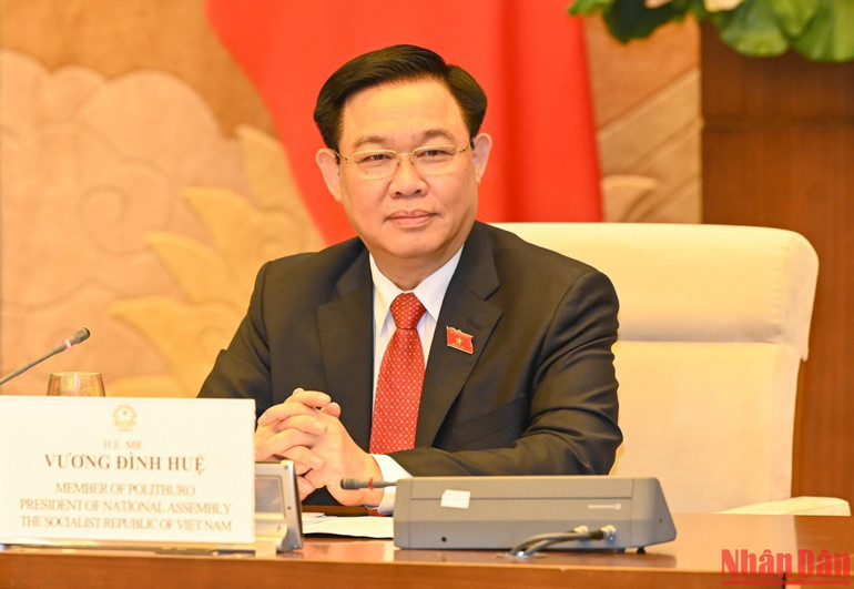 Chủ tịch Quốc hội Vương Đình Huệ phát biểu tại buổi gặp mặt Đoàn đại biểu Ban Thanh niên Đảng Dân chủ tự do (LDP) Nhật Bản. (Ảnh: Duy Linh)