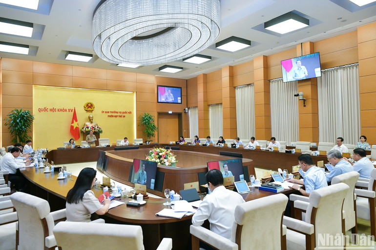 Quang cảnh phiên họp. (Ảnh: DUY LINH)