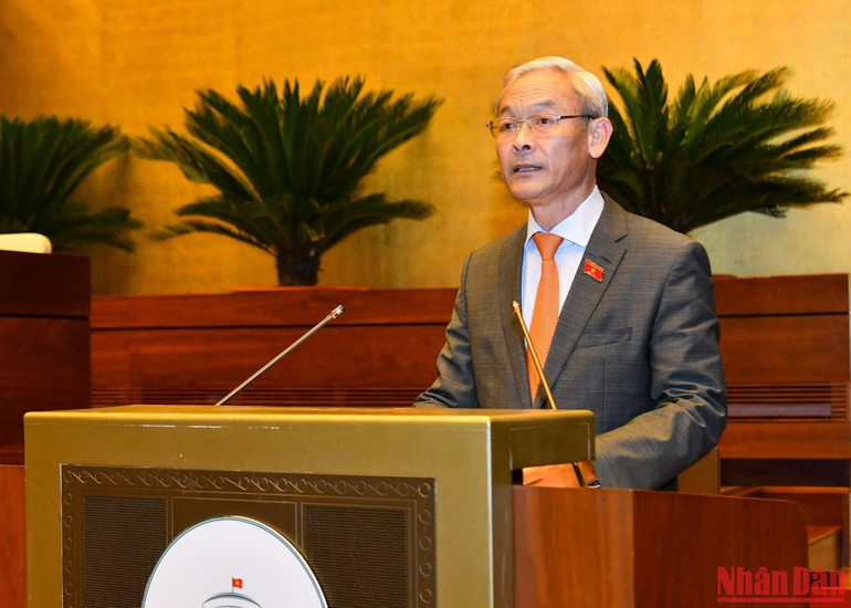 Chủ nhiệm Ủy ban Tài chính-Ngân sách của Quốc hội Nguyễn Phú Cường trình bày Báo cáo thẩm tra. (Ảnh: THỦY NGUYÊN) Chủ nhiệm Ủy ban Tài chính-Ngân sách của Quốc hội Nguyễn Phú Cường trình bày Báo cáo thẩm tra. (Ảnh: THỦY NGUYÊN)