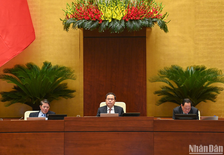 Chủ tịch Quốc hội Trần Thanh Mẫn và các Phó Chủ tịch Quốc hội dự phiên họp. (Ảnh: DUY LINH)