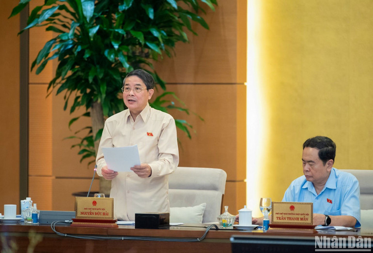 Phó Chủ tịch Quốc hội Nguyễn Đức Hải điều hành nội dung phiên họp. (Ảnh: DUY LINH) Phó Chủ tịch Quốc hội Nguyễn Đức Hải điều hành nội dung phiên họp. (Ảnh: DUY LINH)