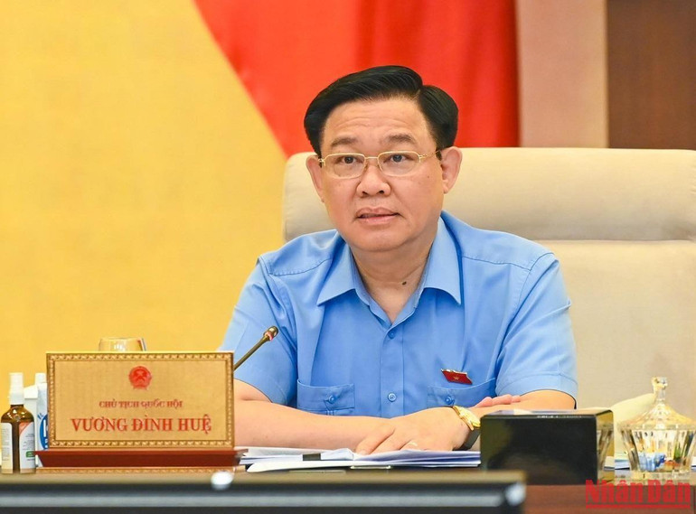 Chủ tịch Quốc hội Vương Đình Huệ phát biểu ý kiến tại phiên họp. (Ảnh: DUY LINH)