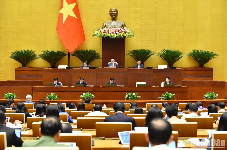 Quang cảnh phiên họp chiều 23/10. (Ảnh: THỦY NGUYÊN)