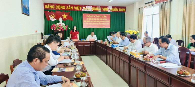 Toàn cảnh buổi làm việc giữa Đoàn khảo sát và Thành ủy Cần Thơ về kết quả thực hiện Đề án trang bị sách cho cơ sở xã, phường, thị trấn, tháng 10/2023.