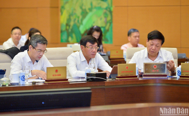 Các đại biểu dự phiên họp. (Ảnh: DUY LINH) Các đại biểu dự phiên họp. (Ảnh: DUY LINH)