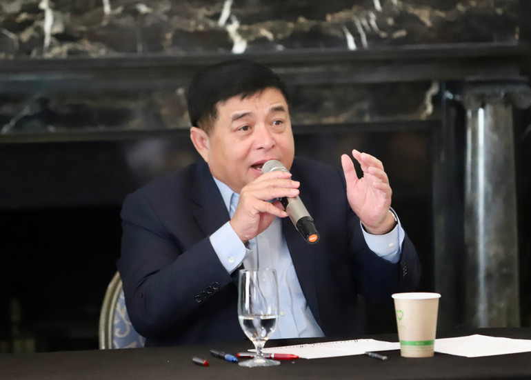 Bộ trưởng Nguyễn Chí Dũng ghi nhận, đánh giá cao sự tham gia của các thành viên Mạng lưới trong các chương trình, đề án lớn của Bộ Kế hoạch và Đầu tư và Trung tâm Đổi mới sáng tạo Quốc gia (NIC).