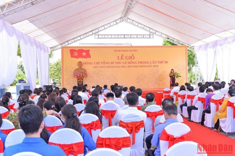 Quang cảnh Lễ giỗ cố Tổng Bí thư Lê Hồng Phong. (Ảnh: Thành Cường)