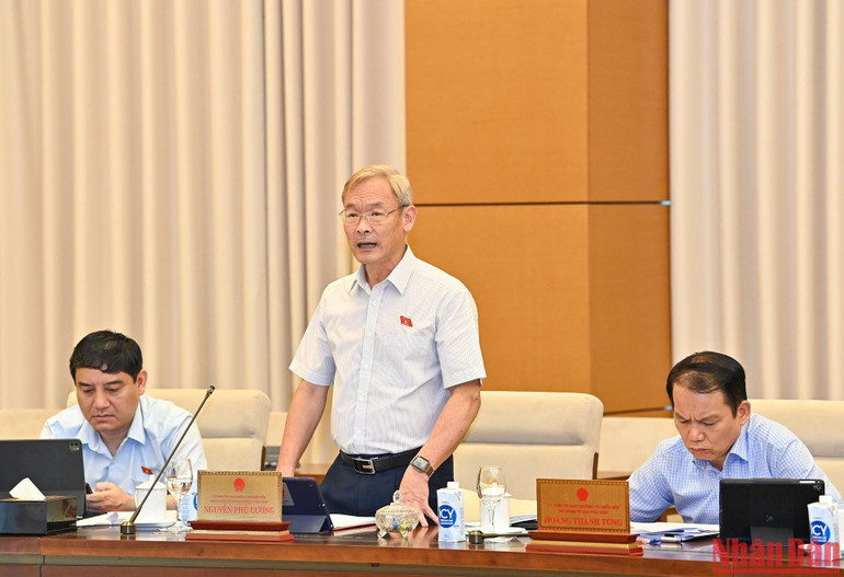 Chủ nhiệm Ủy ban Tài chính Ngân sách của Quốc hội Nguyễn Phú Cường phát biểu. (Ảnh: DUY LINH) Chủ nhiệm Ủy ban Tài chính Ngân sách của Quốc hội Nguyễn Phú Cường phát biểu. (Ảnh: DUY LINH)