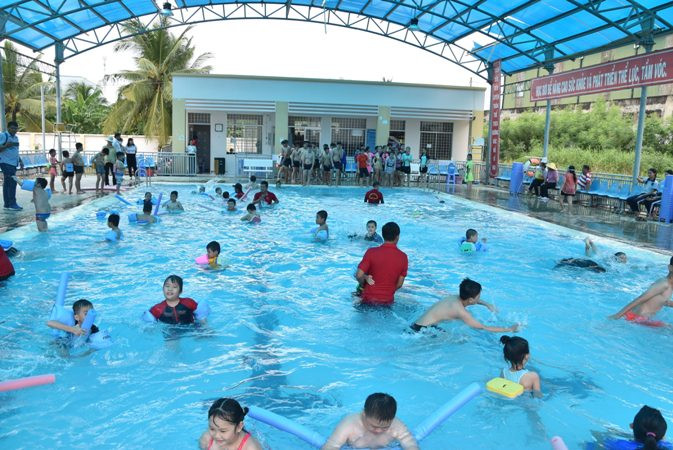 Các em học sinh khuyết tật được hòa nhập với cộng đồng.