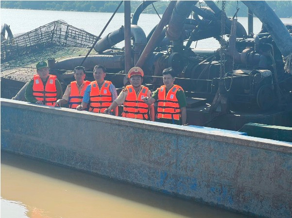 Thời gian tới, lực lượng chức năng sẽ quyết liệt xử lý tình trạng khai thác cát trái phép.