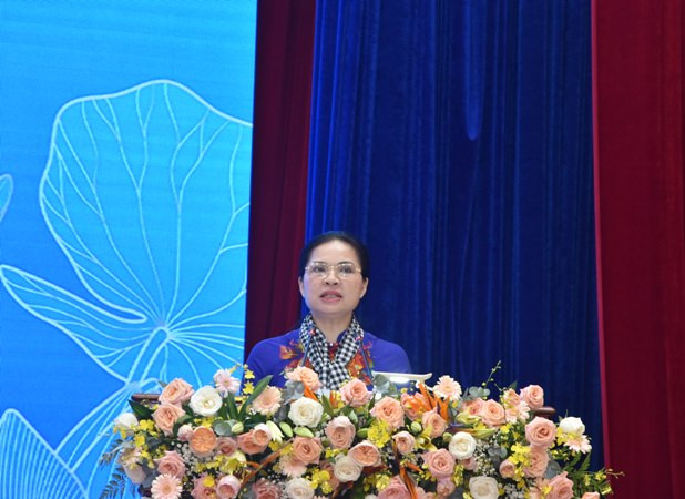 Đồng chí Hà Thị Nga phát biểu khai mạc hội thảo.