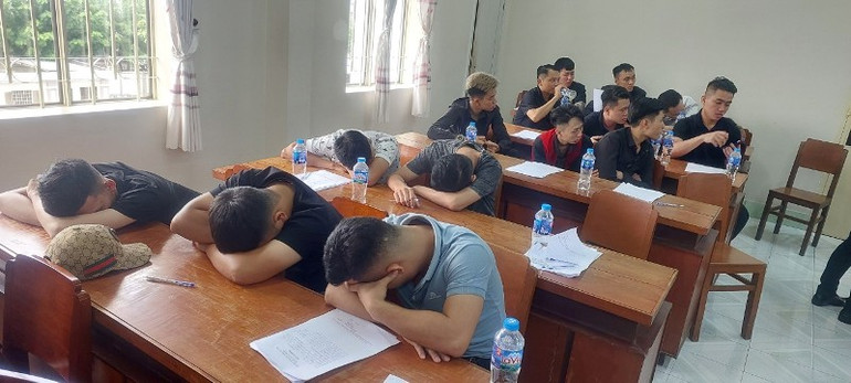 Công an thành phố Mỹ Tho tiến hành lập hồ sơ, làm việc với 60 người dương tính với chất ma túy. Công an thành phố Mỹ Tho tiến hành lập hồ sơ, làm việc với 60 người dương tính với chất ma túy.