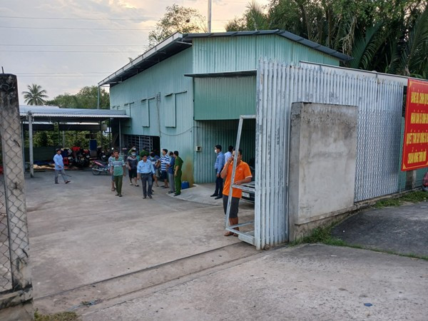 Sau khi sự việc xảy ra, lực lượng công an có mặt để điều tra, làm rõ. Sau khi sự việc xảy ra, lực lượng công an có mặt để điều tra, làm rõ.