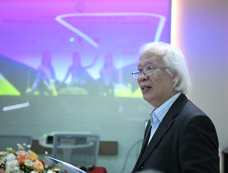 Ông Dương Đình Giám – Chủ tịch Hội Bảo vệ người tiêu dùng Việt Nam phát biểu khai mạc buổi lễ.