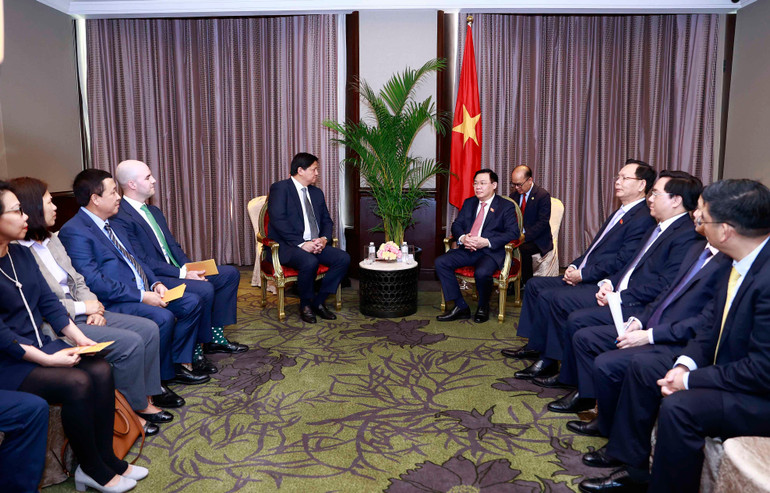 Quang cảnh buổi tiếp. Quang cảnh buổi tiếp.