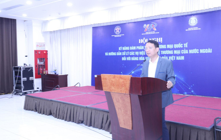 Cục trưởng Cục Phòng vệ thương mại Lê Triệu Dũng phát biểu tại Hội nghị.