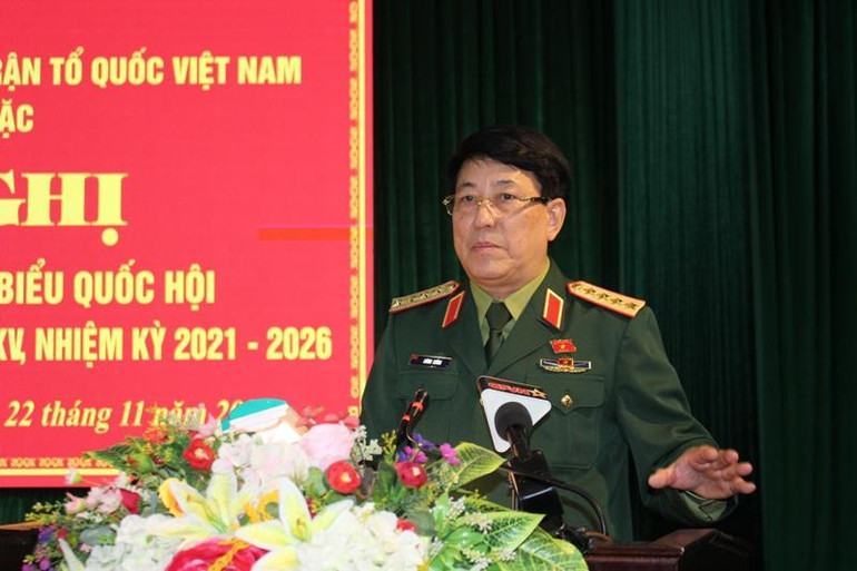 Đại tướng Lương Cường phát biểu tại hội nghị tiếp xúc cử tri huyện Ngọc Lặc.