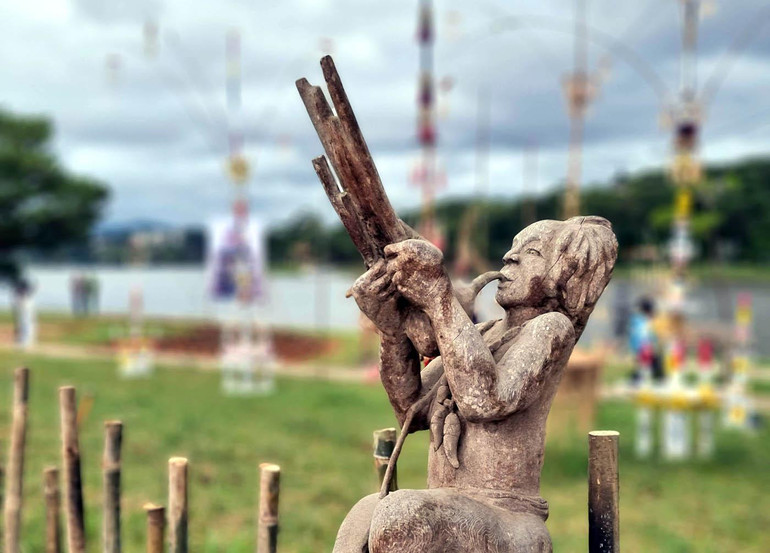 Điệu kèn bầu của người Tây Nguyên.