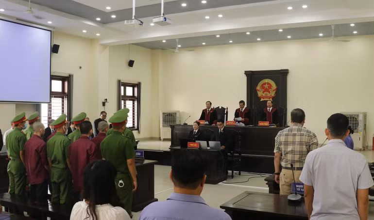 Quang cảnh phiên tòa phúc thẩm vụ Tịnh thất Bồng Lai. Quang cảnh phiên tòa phúc thẩm vụ Tịnh thất Bồng Lai.