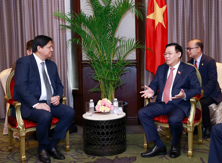 Chủ tịch Quốc hội Vương Đình Huệ tiếp ông Eric Francia, Chủ tịch kiêm Tổng Giám đốc Công ty ACEN. Chủ tịch Quốc hội Vương Đình Huệ tiếp ông Eric Francia, Chủ tịch kiêm Tổng Giám đốc Công ty ACEN.