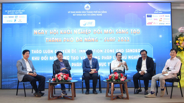 Đại biểu thảo luận tại hội thảo.