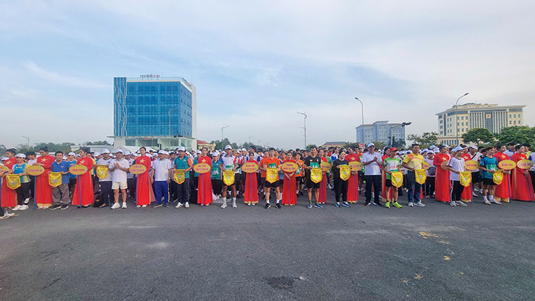 Một số hình ảnh tại lễ khai mạc.