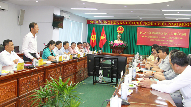 Quang cảnh buổi làm việc Quang cảnh buổi làm việc