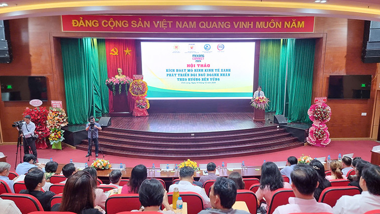 Quang cảnh buổi hội thảo.