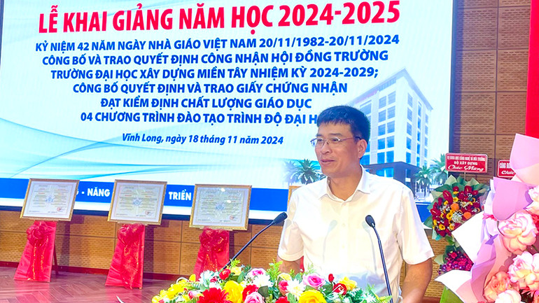 Thứ trưởng Xây dựng Phạm Minh Hà phát biểu tại buổi lễ.