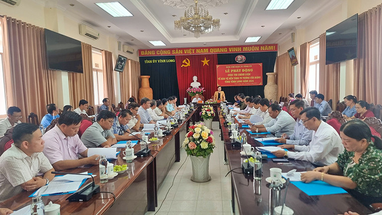 Quang cảnh buổi họp báo.