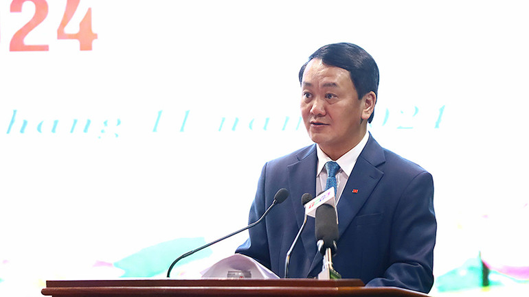 Bộ trưởng, Chủ nhiệm Ủy ban Dân tộc Hầu A Lềnh phát biểu tại Đại hội.