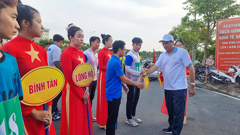 Một số hình ảnh tại lễ khai mạc.